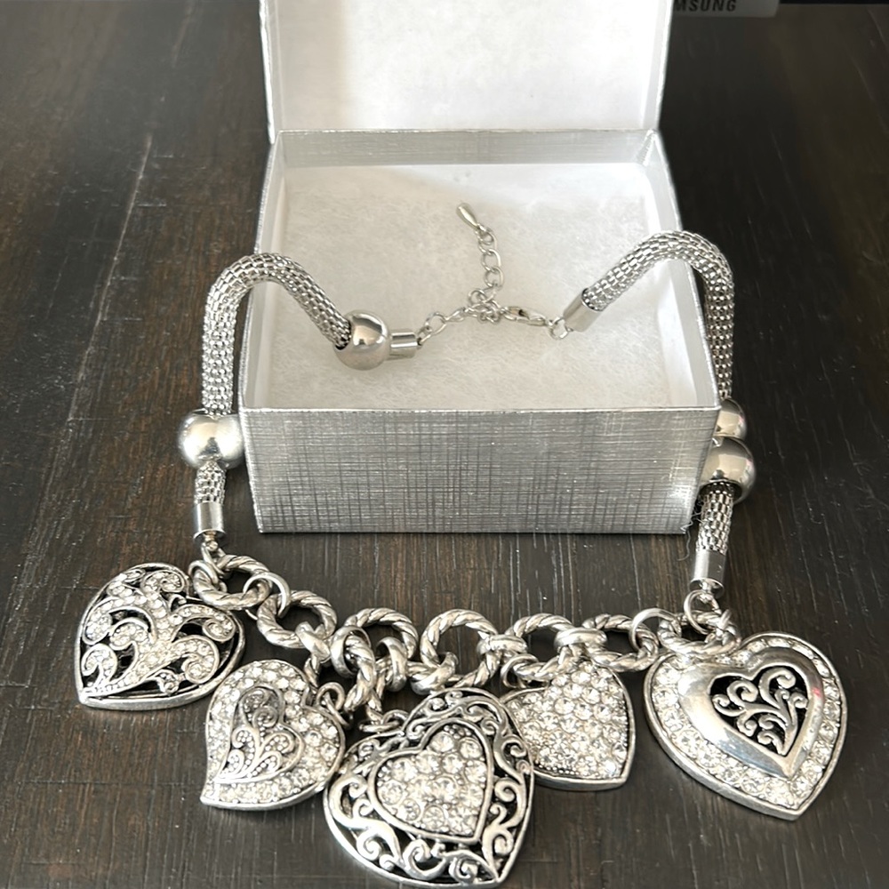 Diamond cut necklace with hearts made of silver.